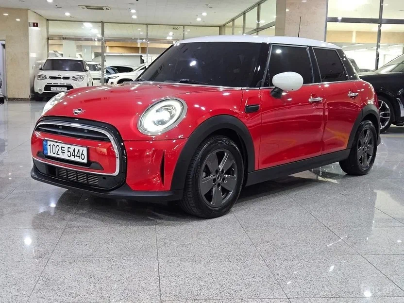 Mini Hatch 2022 — фото 1 из 18