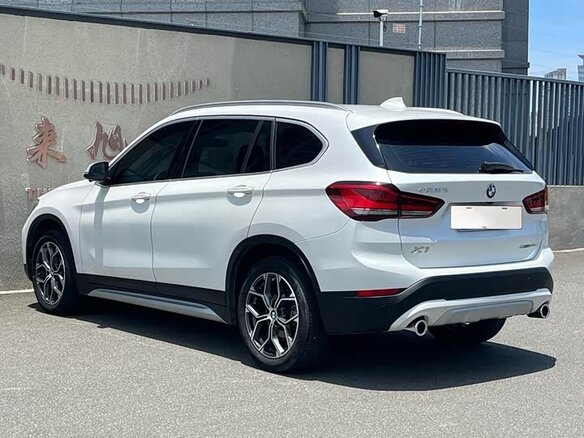 BMW X1 2022 — фото 7 из 11