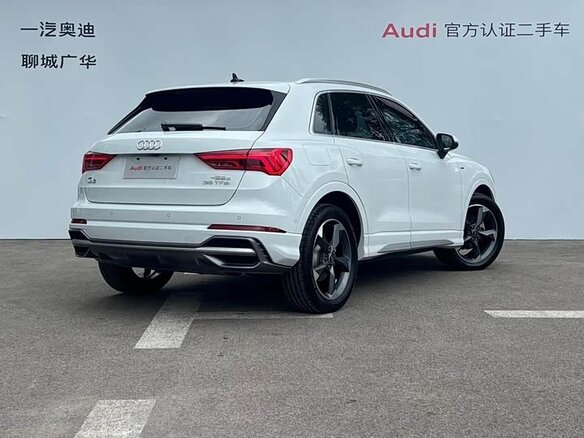 Audi Q3 2022 — фото 3 из 8