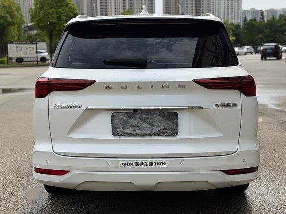 Wuling Victory 2022 — фото 5 из 9