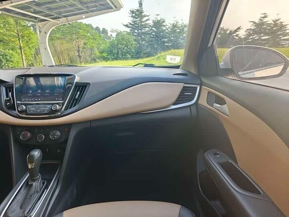 Chevrolet Monza 2022 — фото 14 из 16