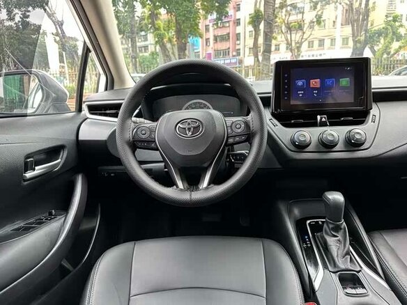Toyota Corolla 2022 — фото 13 из 16