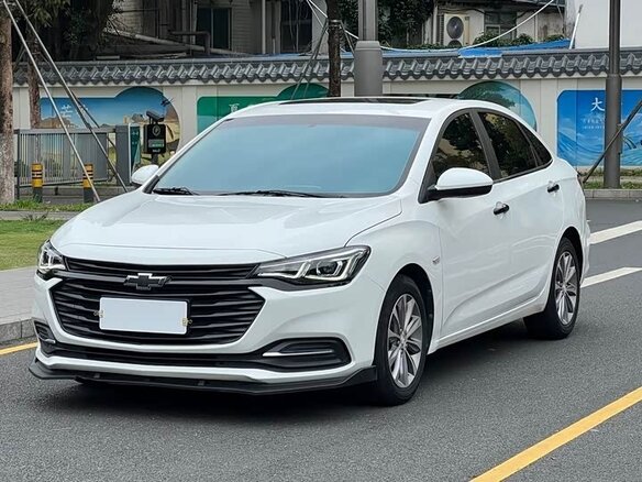 Chevrolet Monza 2022 — фото 1 из 16