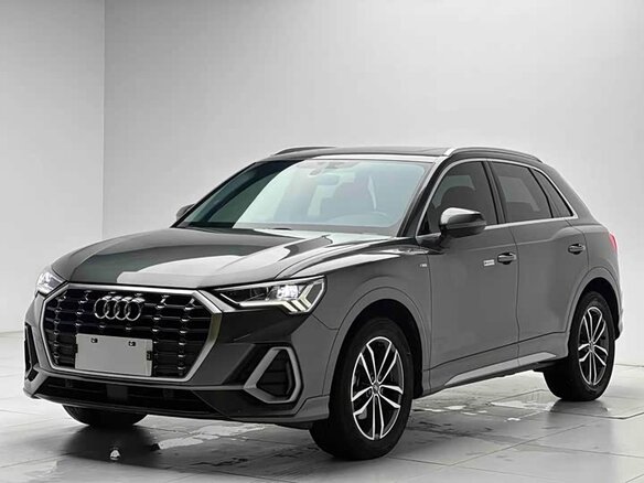 Audi Q3 2022 — фото 1 из 10