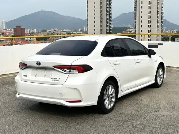 Toyota Corolla 2022 — фото 6 из 9