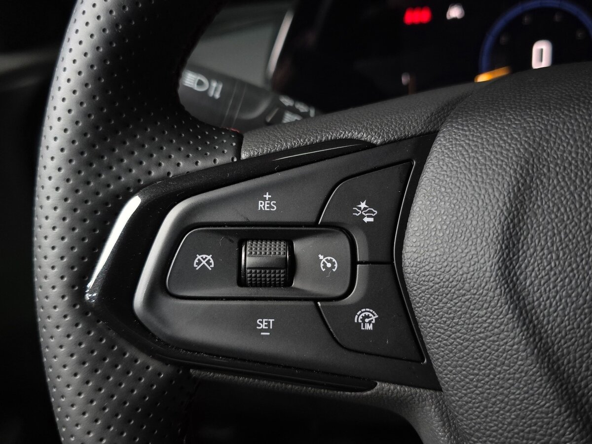 Chevrolet Trax 2023 — фото 17 из 20