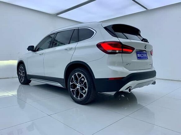 BMW X1 2022 — фото 7 из 12