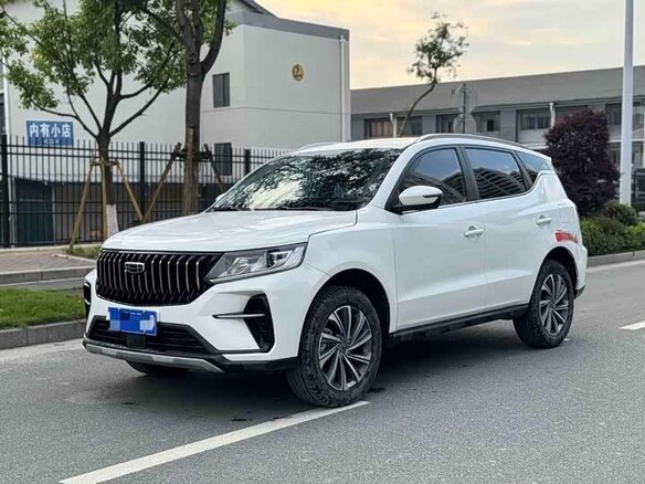 Geely Vision X6 Pro 2022 — фото 1 из 9