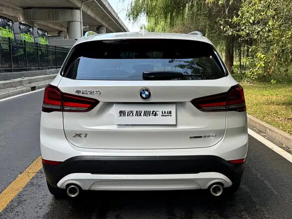 BMW X1 2022 — фото 6 из 11