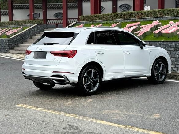 Audi Q3 2022 — фото 4 из 9