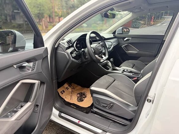 Audi Q3 2022 — фото 8 из 9
