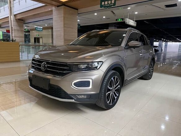 Volkswagen T-Roc 2022 — фото 1 из 9