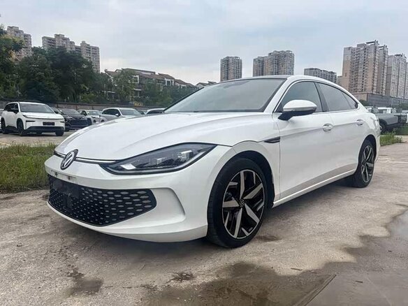 Volkswagen Lamando 2023 — фото 1 из 10
