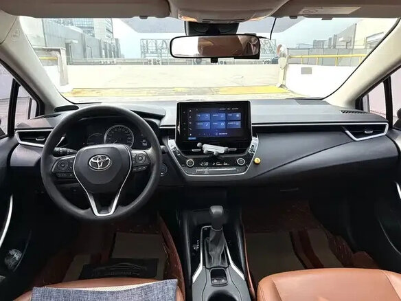 Toyota Corolla 2022 — фото 7 из 9