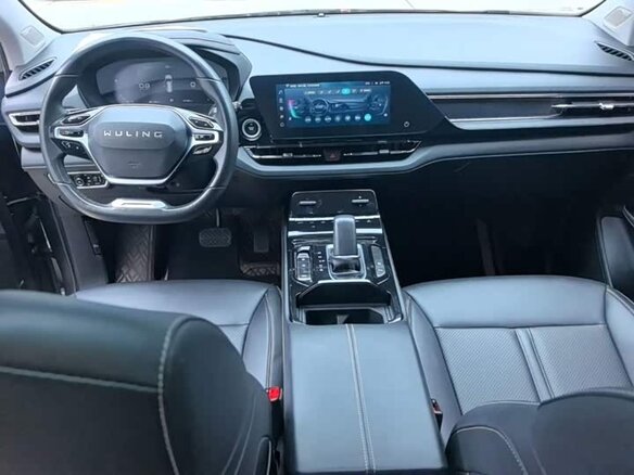 Wuling Victory 2022 — фото 7 из 12