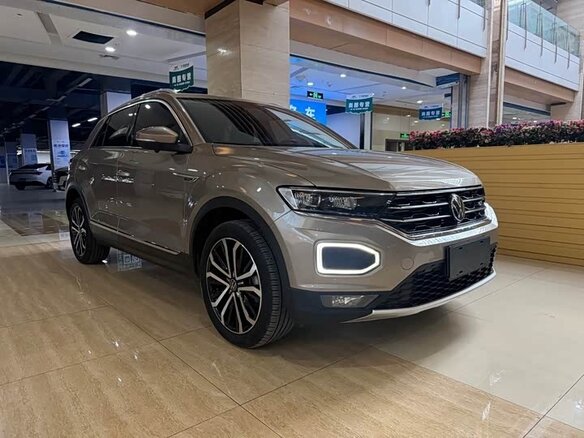 Volkswagen T-Roc 2022 — фото 3 из 9