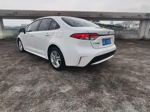 Toyota Levin 2022 — фото 7 из 10