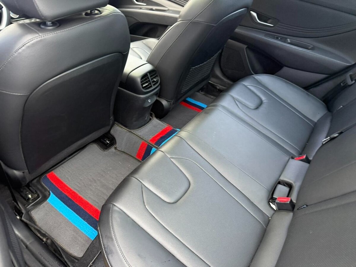 Hyundai Elantra 2022 — фото 7 из 8