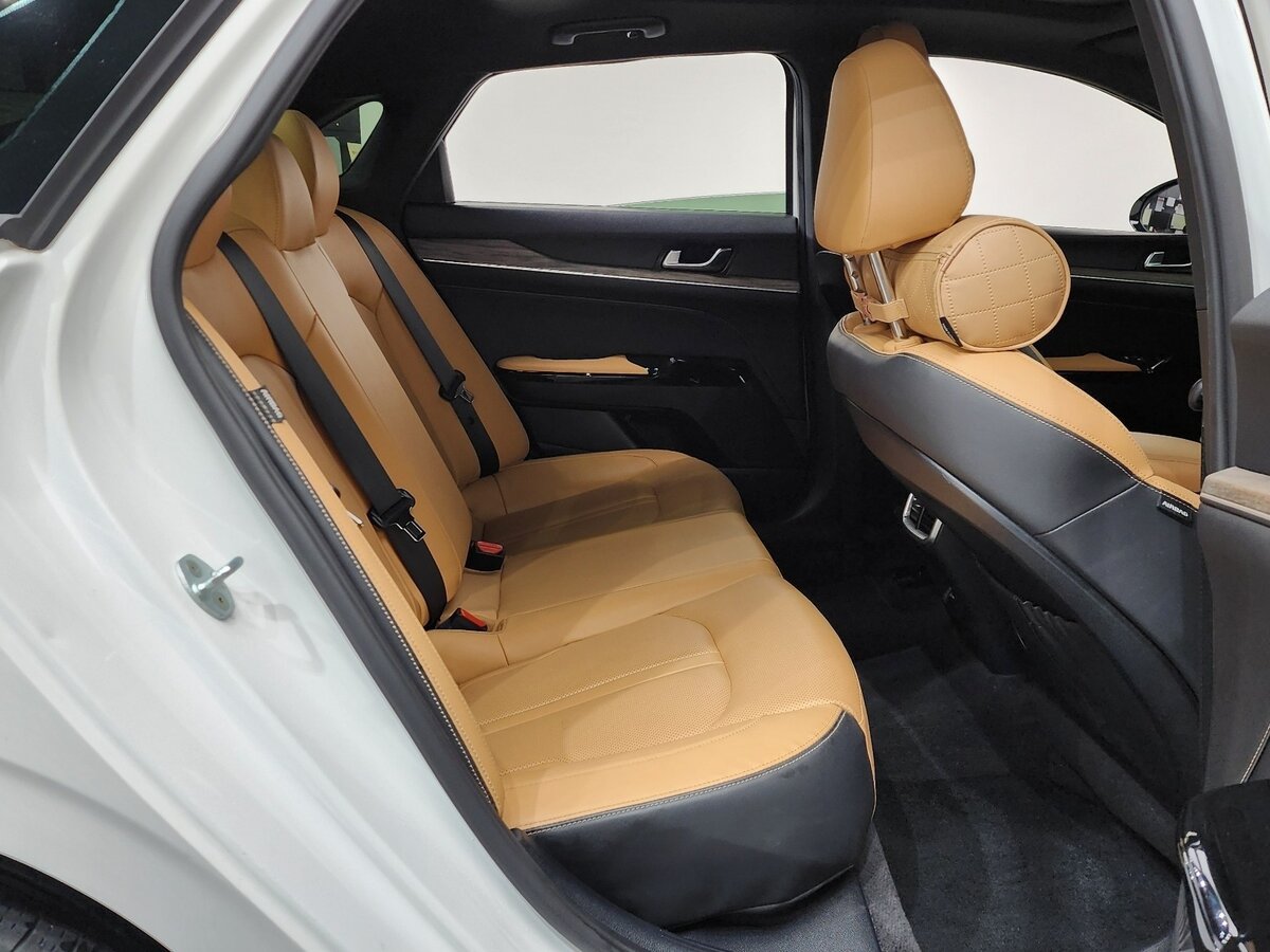 Kia K5 2022 — фото 15 из 18