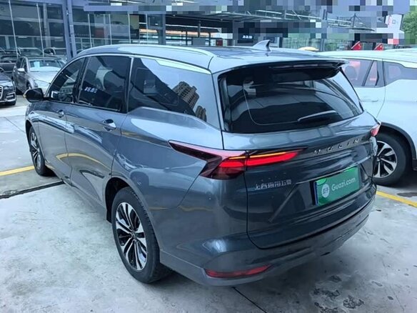 Wuling Victory 2022 — фото 6 из 12