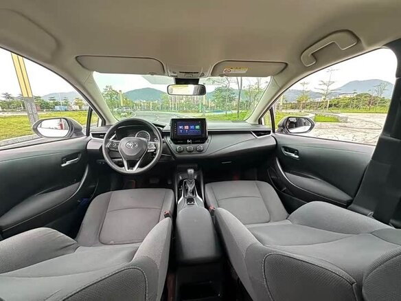 Toyota Corolla 2023 — фото 9 из 13