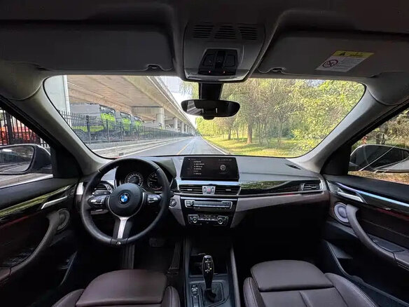 BMW X1 2022 — фото 8 из 11