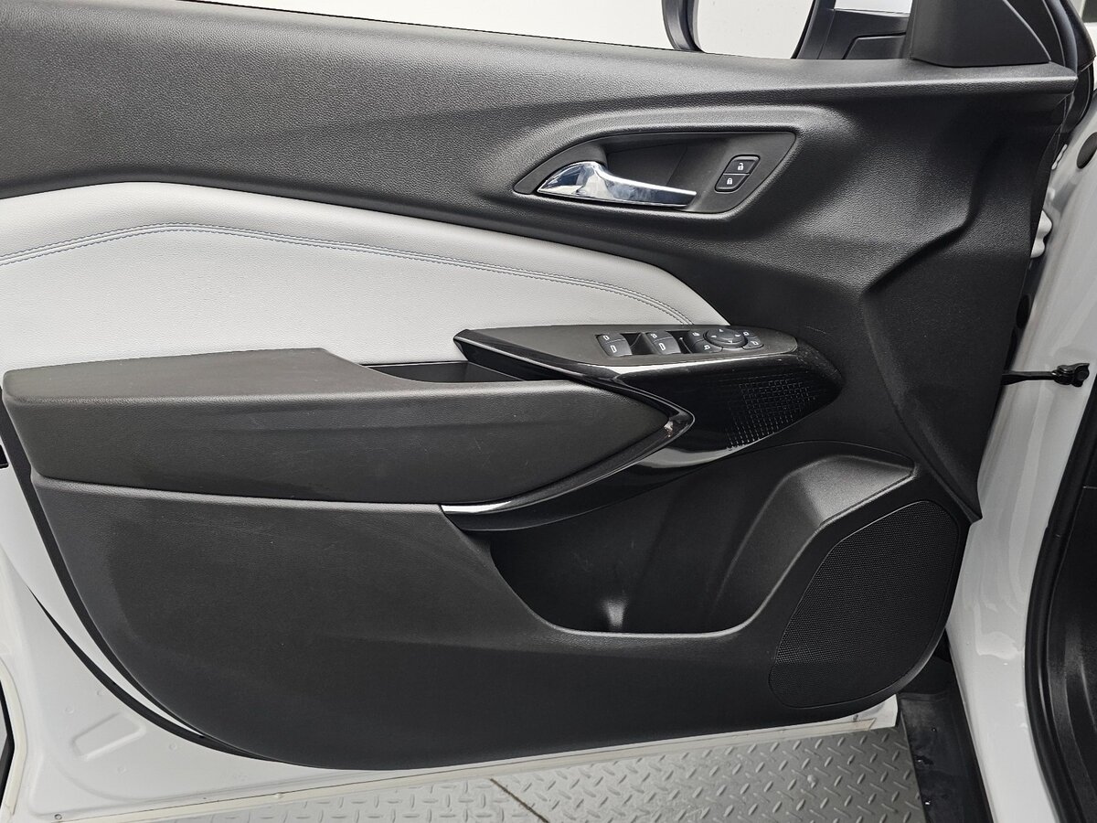 Chevrolet Trax 2023 — фото 14 из 20