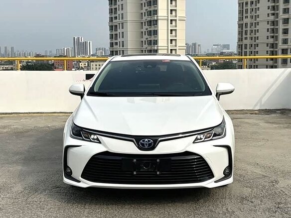 Toyota Corolla 2022 — фото 2 из 9