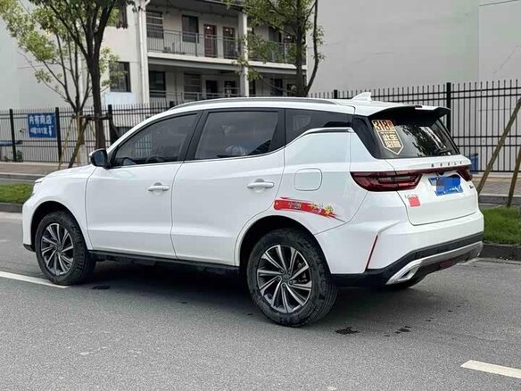 Geely Vision X6 Pro 2022 — фото 4 из 9