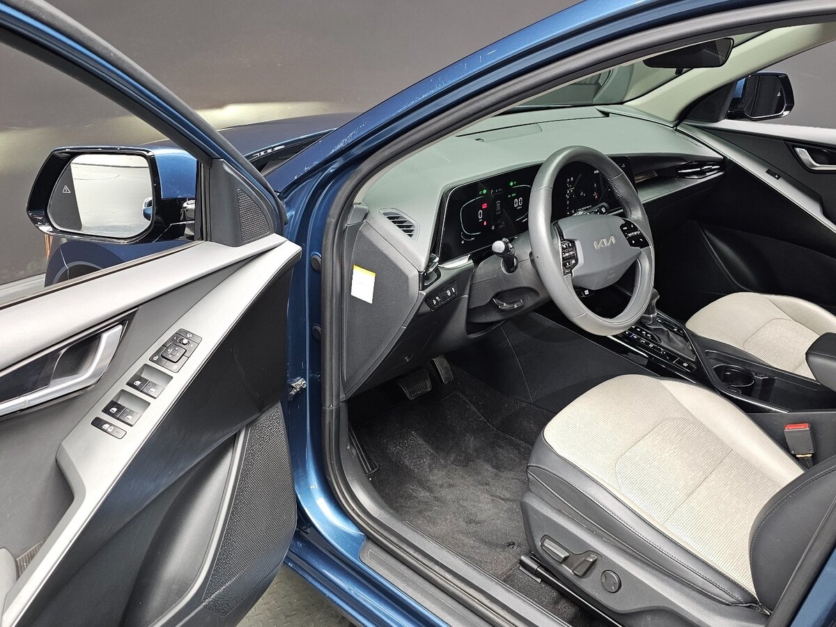 Kia Niro 2022 — фото 6 из 10