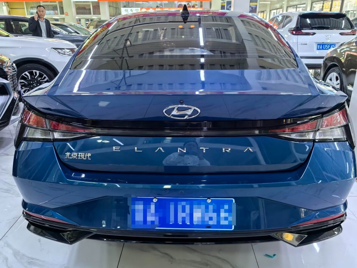 Hyundai Elantra 2022 — фото 5 из 9