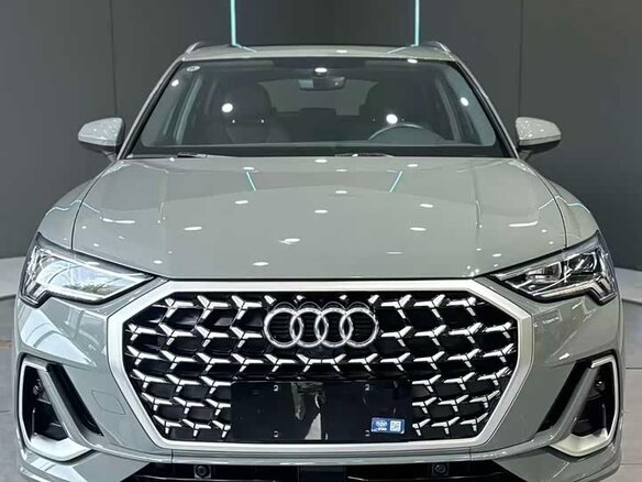 Audi Q3 2023 — фото 2 из 11