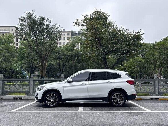 BMW X1 2022 — фото 3 из 8