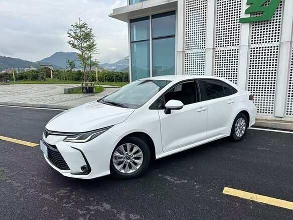 Toyota Corolla 2023 — фото 1 из 13