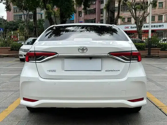 Toyota Corolla 2022 — фото 5 из 16