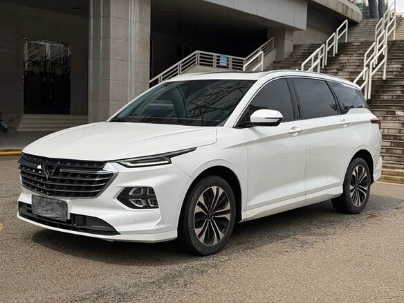 Wuling Victory 2022 — фото 1 из 9
