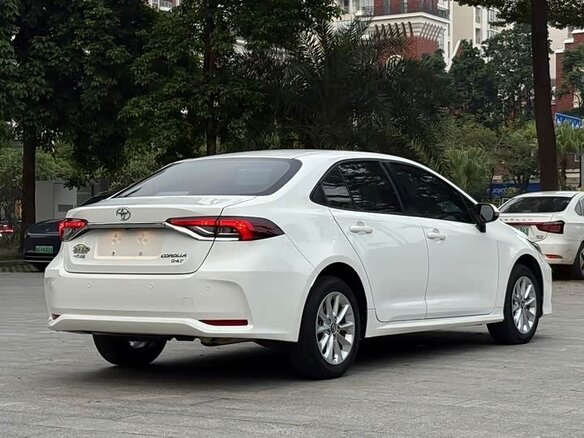 Toyota Corolla 2022 — фото 6 из 12
