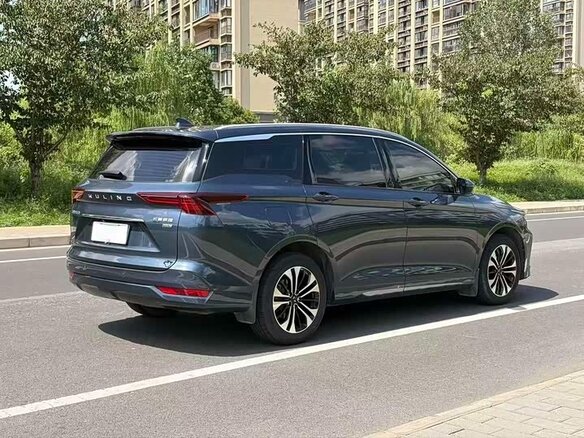 Wuling Victory 2022 — фото 5 из 11