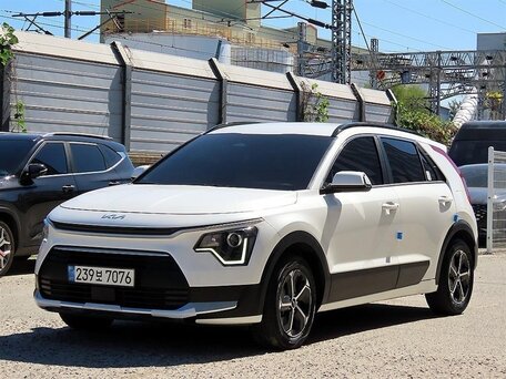 Kia Niro 2023 — главное фото