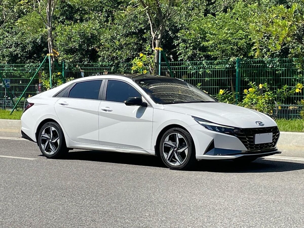 Hyundai Elantra 2022 — фото 3 из 10