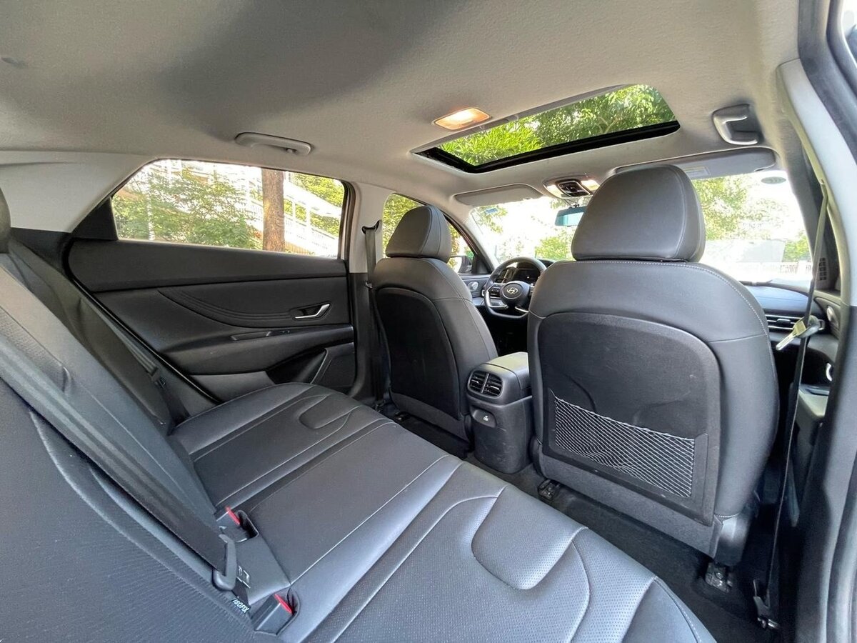 Hyundai Elantra 2022 — фото 9 из 10