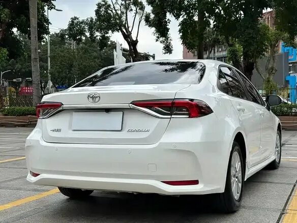 Toyota Corolla 2022 — фото 6 из 16