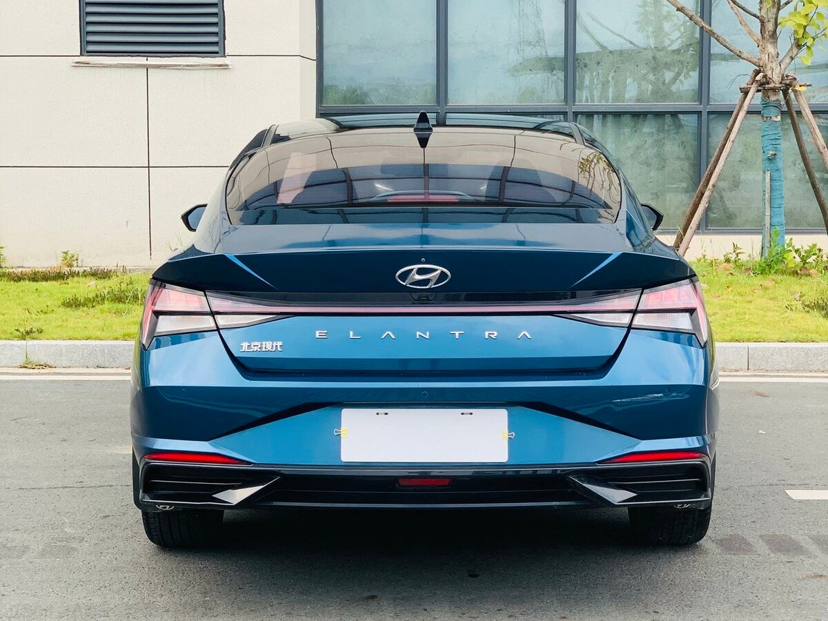 Hyundai Elantra 2022 — фото 5 из 9