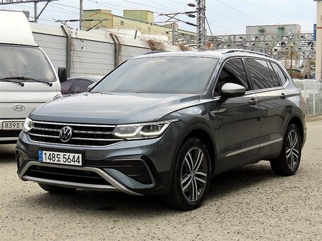 Volkswagen Tiguan 2023 — главное фото