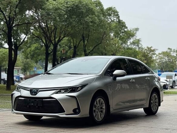 Toyota Corolla 2022 — фото 1 из 19