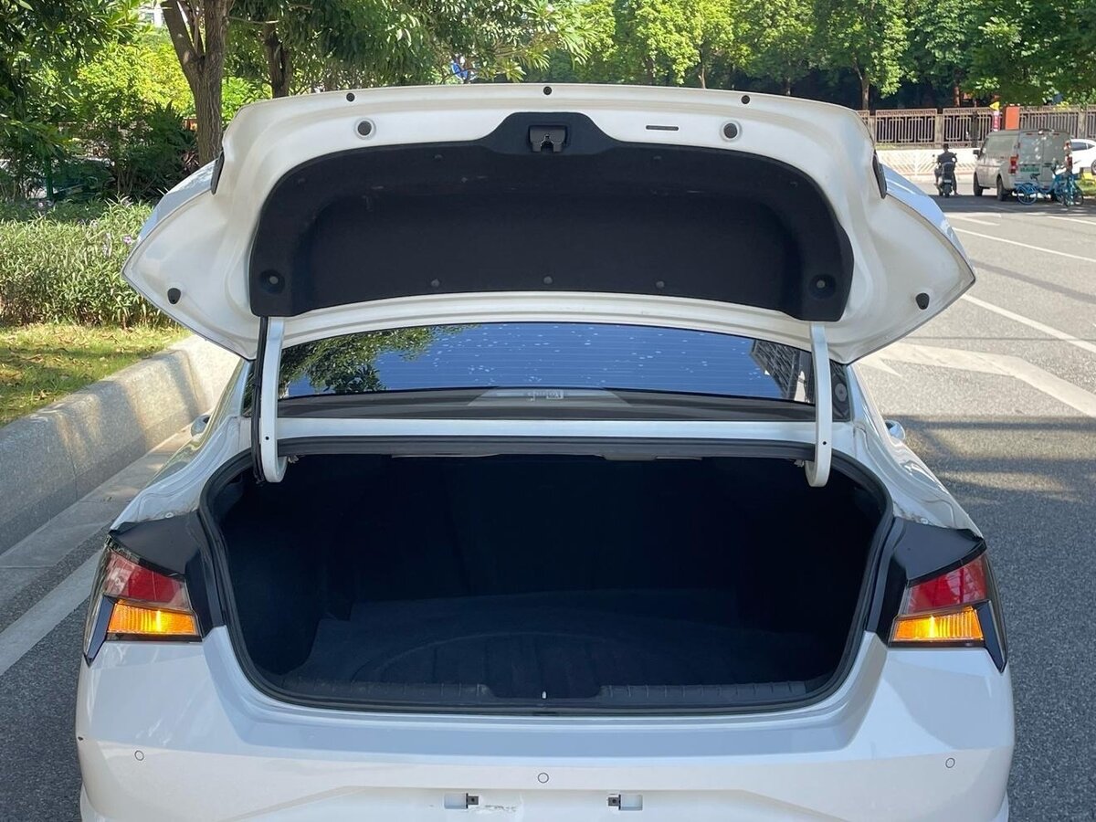 Hyundai Elantra 2022 — фото 10 из 10