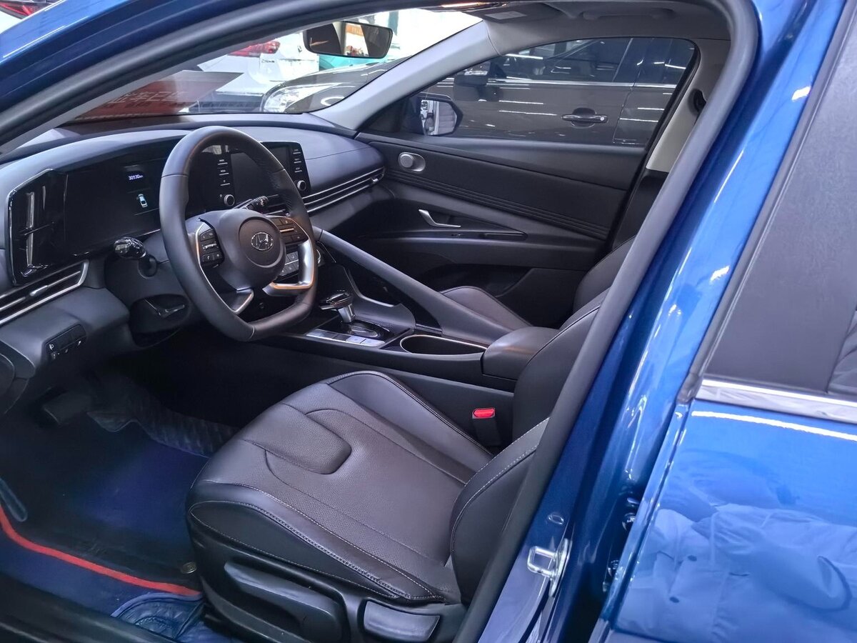 Hyundai Elantra 2022 — фото 8 из 9