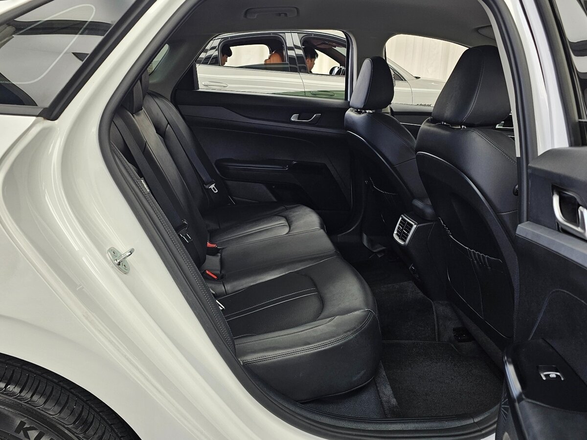 Kia K5 2022 — фото 13 из 19