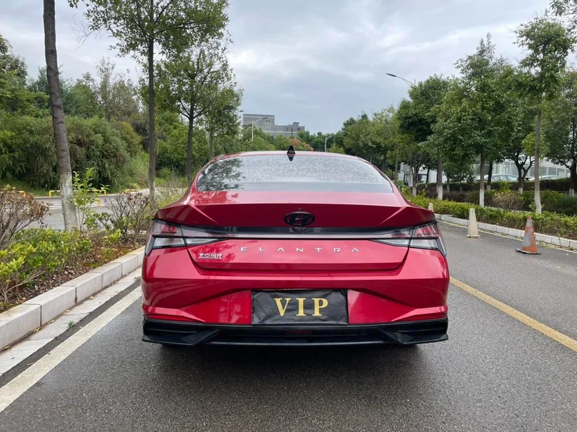 Hyundai Elantra 2022 — фото 6 из 10