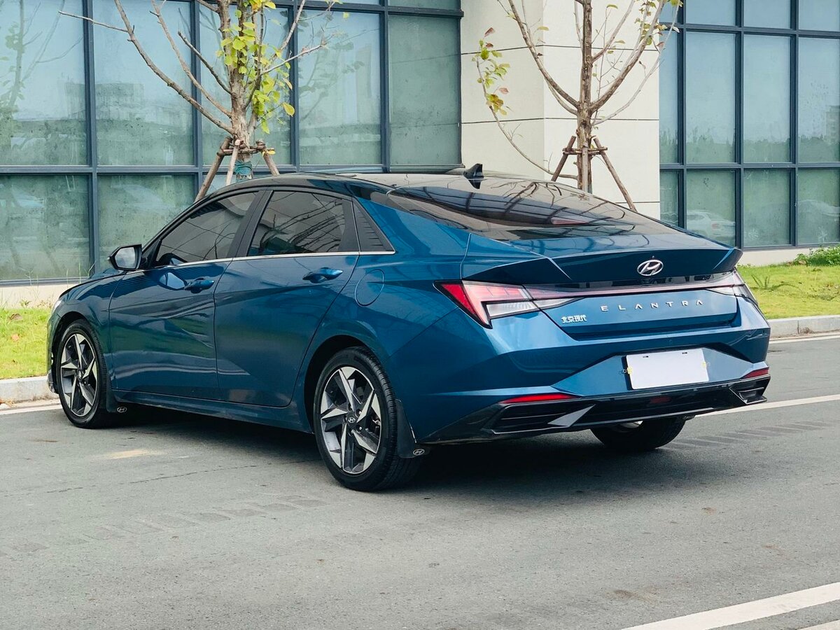 Hyundai Elantra 2022 — фото 6 из 9
